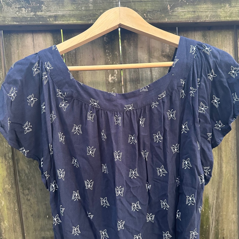LOFT Navy Blue Butterfly Print Square Neck Flutter Sleeve Blouse Sz Medium - Picture 7 of 9